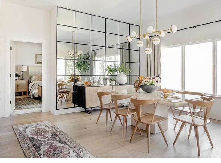 استفاده از آینه در پذیرایی کوچک